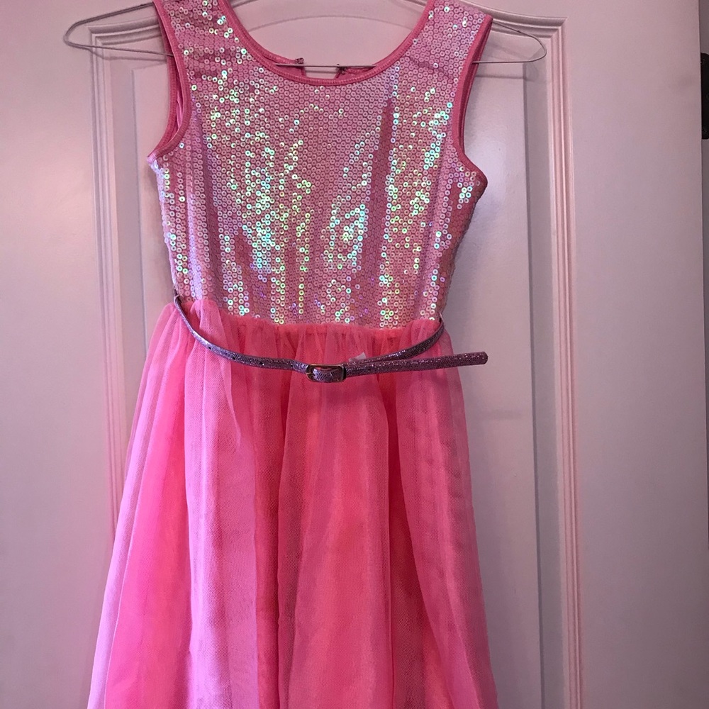 Beautiful Pink Girls Dress Size 6 - 8 Years Old